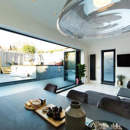 Rounton Villa By Maison Parfaite - Hot Tub - Sea Views - Parking Robin Hood's Bay Luaran gambar
