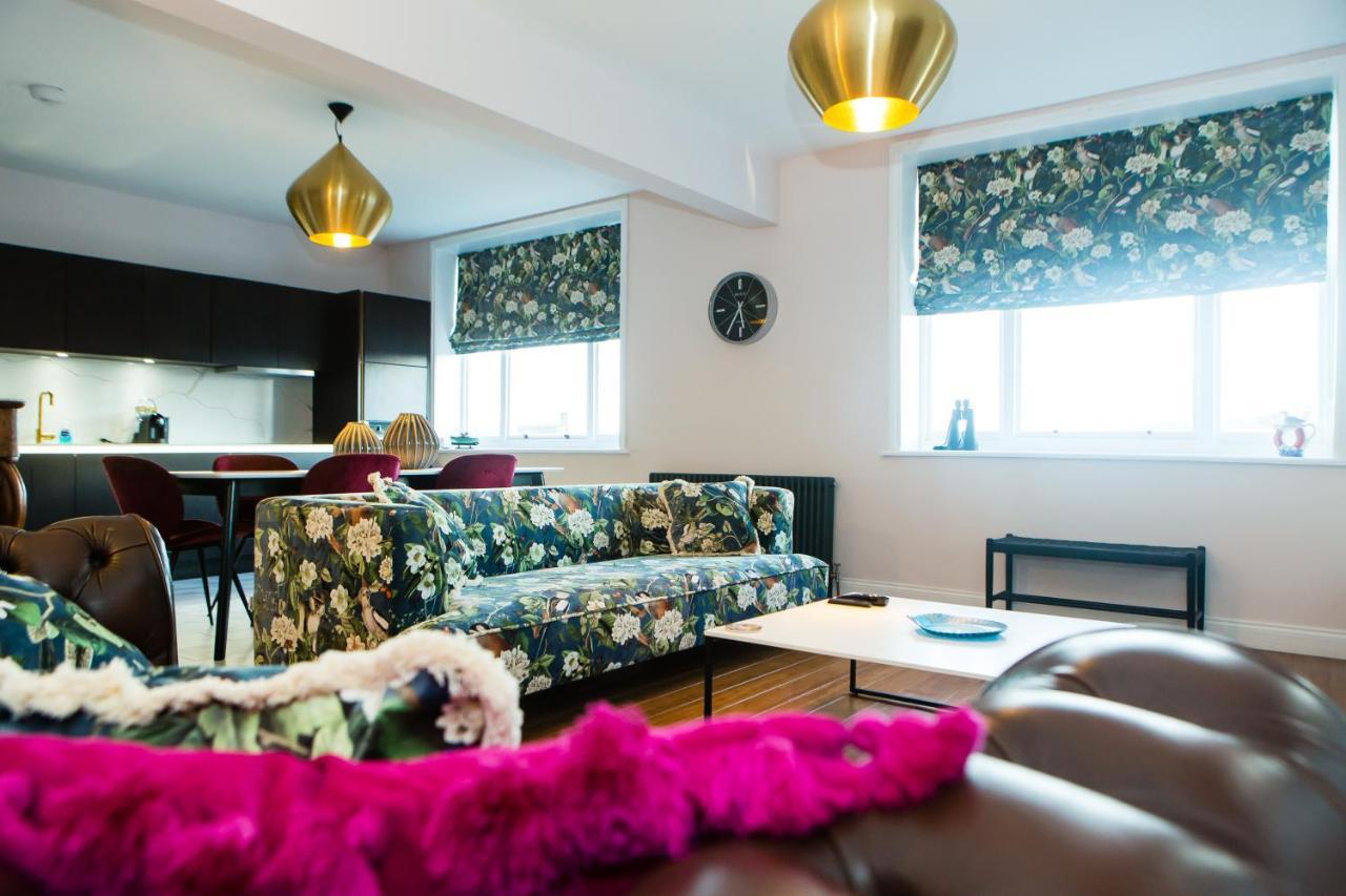 Rounton Villa By Maison Parfaite - Hot Tub - Sea Views - Parking Robin Hood's Bay Luaran gambar